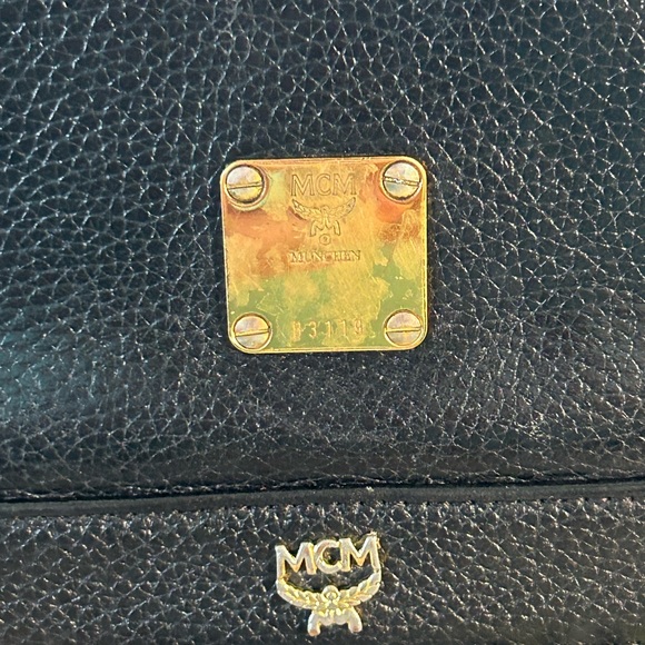 MCM Vintage Black Leather Crossbody - Picture 7 of 8